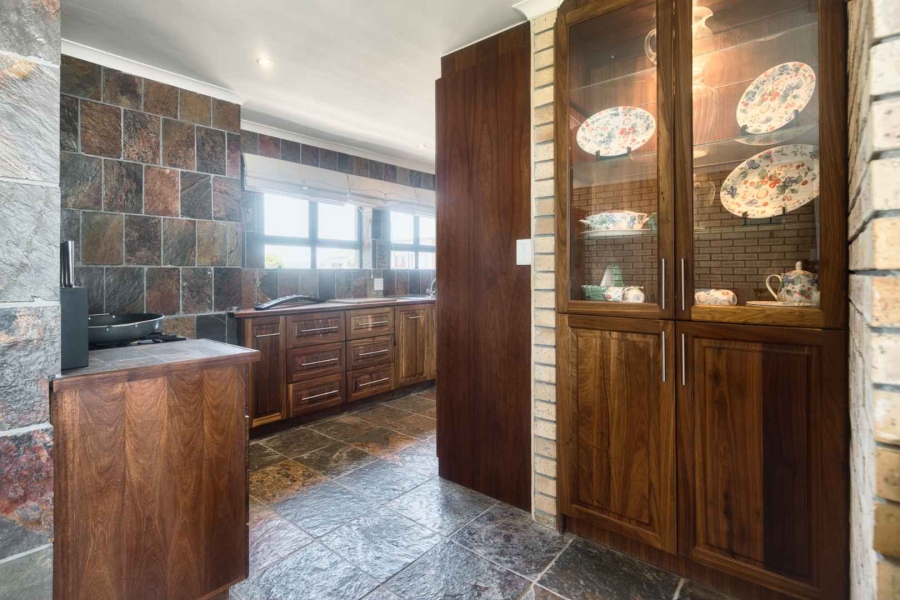 4 Bedroom Property for Sale in Pearly Beach Western Cape